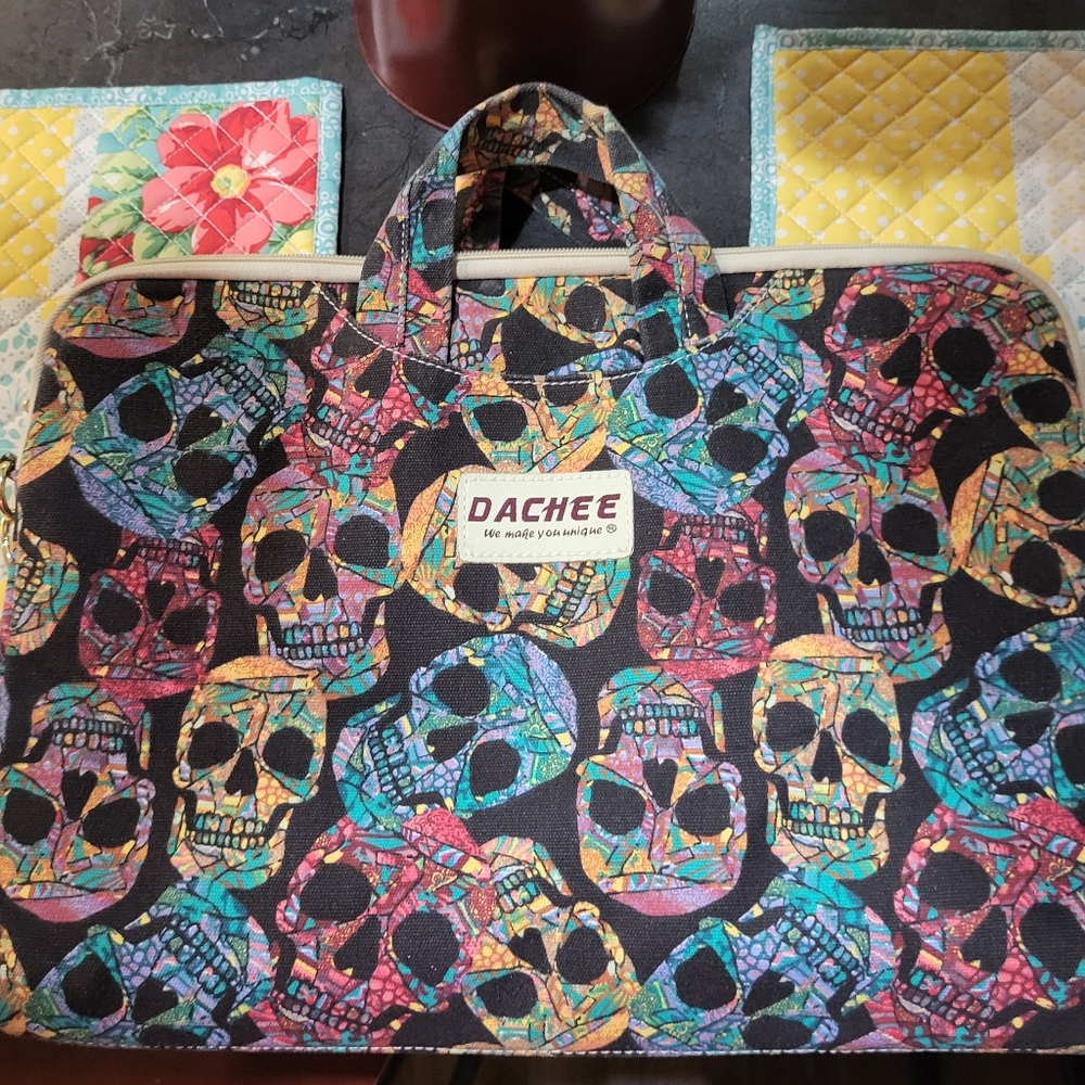 Dachee laptop case with shoulder strap